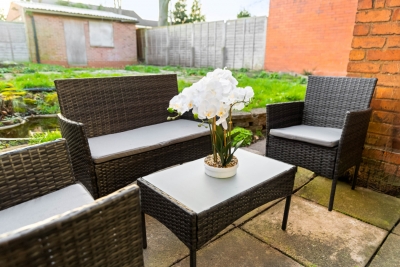 Stylish Four Bed House - 7 Guests - Garden