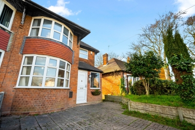 Stylish Four Bed House - 7 Guests - Garden