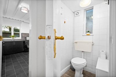 Stylish Four Bed House - 7 Guests - Garden