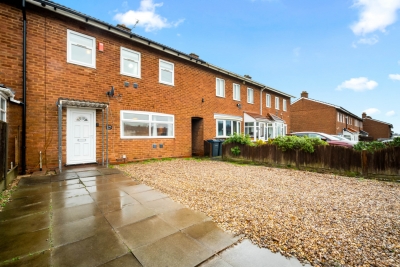Five Bedrooms - Five Bathrooms  - Off Street Parking - Garden