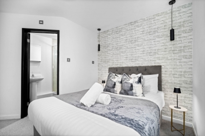 Five Bedrooms - Five Bathrooms  - Off Street Parking - Garden