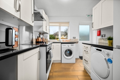 Five Bedrooms - Five Bathrooms  - Off Street Parking - Garden
