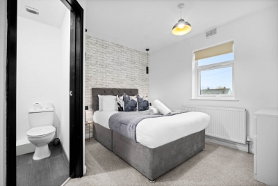 Five Bedrooms - Five Bathrooms  - Off Street Parking - Garden