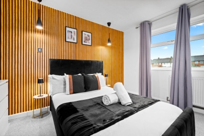 Five Bedrooms - Five Bathrooms  - Off Street Parking - Garden