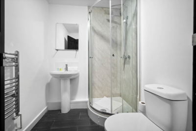 Five Bedrooms - Five Bathrooms  - Off Street Parking - Garden