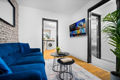 Five Bedrooms - Five Bathrooms  - Off Street Parking - Garden
