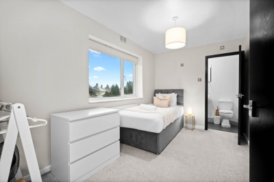 Five Bedrooms - Five Bathrooms  - Off Street Parking - Garden