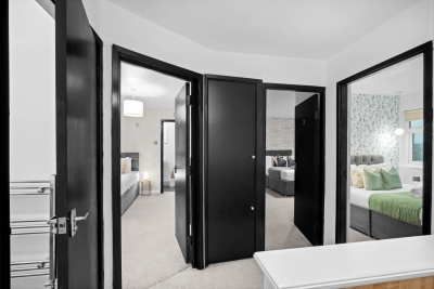 Five Bedrooms - Five Bathrooms  - Off Street Parking - Garden