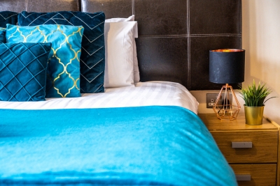 Arcadian - Chinatown - One Bed - Balcony - Parking - Fast WIFI