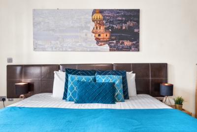 Arcadian - Chinatown - One Bed - Balcony - Parking - Fast WIFI