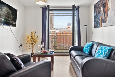 Arcadian - Chinatown - One Bed - Balcony - Parking - Fast WIFI