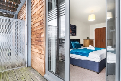 Arcadian - Chinatown - One Bed - Balcony - Parking - Fast WIFI
