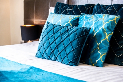 Arcadian - Chinatown - One Bed - Balcony - Parking - Fast WIFI