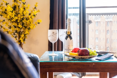 Arcadian - Chinatown - One Bed - Balcony - Parking - Fast WIFI