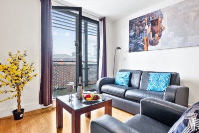 Arcadian - Chinatown - One Bed - Balcony - Parking - Fast WIFI