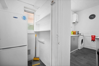 Stylish Three Bedroom House - Parking - Garden