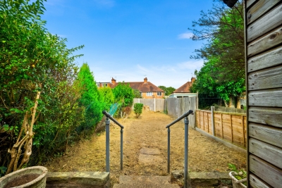 Stylish Three Bedroom House - Parking - Garden