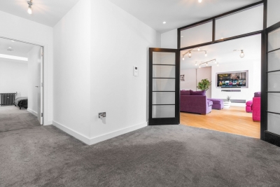 Stylish City Centre Penthouse - Large Private Terrace - Parking