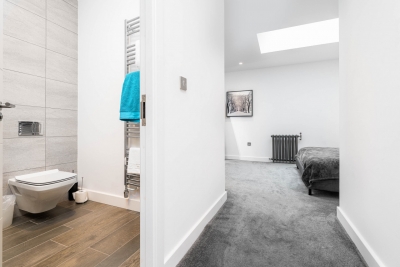 Stylish City Centre Penthouse - Large Private Terrace - Parking