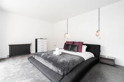 Stylish City Centre Penthouse - Large Private Terrace - Parking