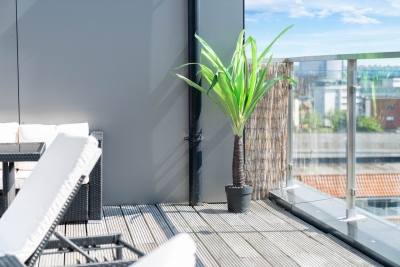 Stylish City Centre Penthouse - Large Private Terrace - Parking