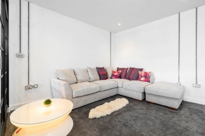 Stylish City Centre Penthouse - Large Private Terrace - Parking