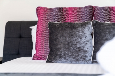 Stylish City Centre Penthouse - Large Private Terrace - Parking