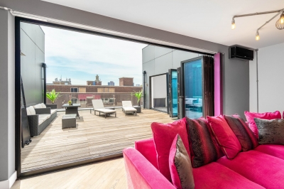 Stylish City Centre Penthouse - Large Private Terrace - Parking