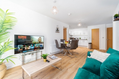 Two Bedroom City Centre Apartment - JQ - Fast WiFi - Netflix