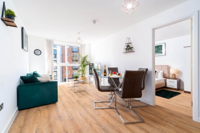 Two Bedroom City Centre Apartment - JQ - Fast WiFi - Netflix