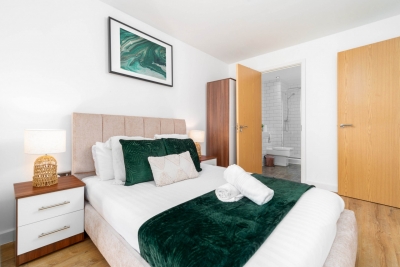 Two Bedroom City Centre Apartment - JQ - Fast WiFi - Netflix