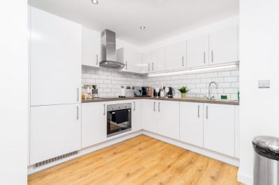 Two Bedroom City Centre Apartment - JQ - Fast WiFi - Netflix