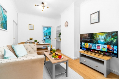 Stylish Three Bedroom House - Harborne - Parking - Garden