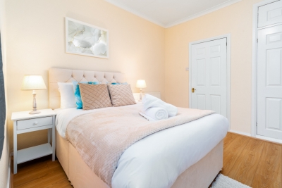 Stylish Three Bedroom House - Harborne - Parking - Garden