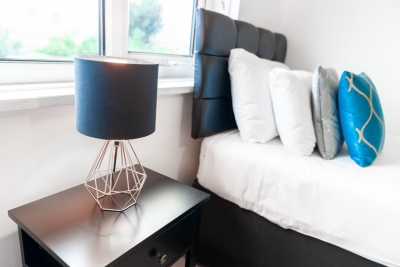 Stylish Three Bed House - Garden - Parking