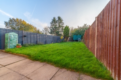 Stylish Three Bed House - Garden - Parking