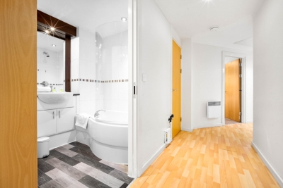 Stylish Two Bed Apartment - City Centre - Netflix