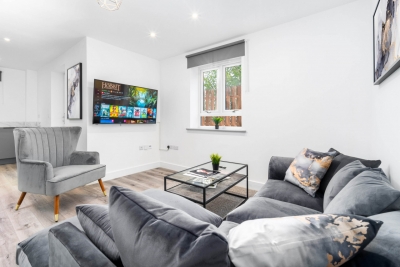 The Marsons Collection - Two Bedroom Apartment  -  Balcony - Parking -  Smethwick 2