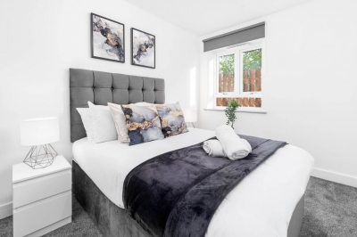 The Marsons Collection - Two Bedroom Apartment  -  Balcony - Parking -  Smethwick 2