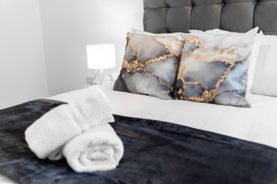 The Marsons Collection - Two Bedroom Apartment  -  Balcony - Parking -  Smethwick 2