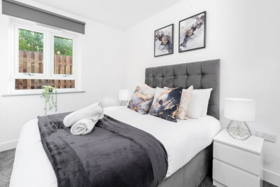 The Marsons Collection - Two Bedroom Apartment  -  Balcony - Parking -  Smethwick 2