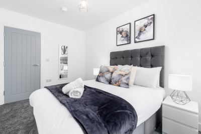 The Marsons Collection - Two Bedroom Apartment  -  Balcony - Parking -  Smethwick 2