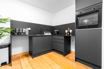 Newtown Lofts -  Unique Stylish Apartment - Parking