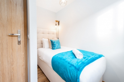Stylish Two Bed - Two Parking Spaces - Stourbridge