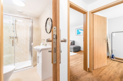 Stylish Two Bed - Two Parking Spaces - Stourbridge