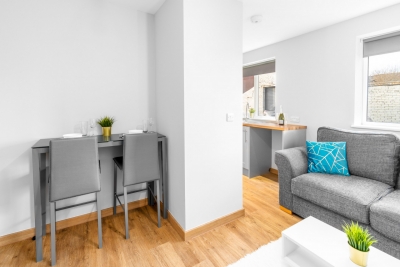 Stylish Two Bed - Two Parking Spaces - Stourbridge