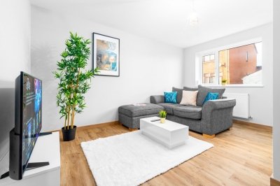 Stylish Two Bed - Two Parking Spaces - Stourbridge