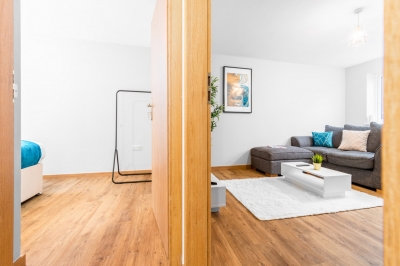 Stylish Two Bed - Two Parking Spaces - Stourbridge