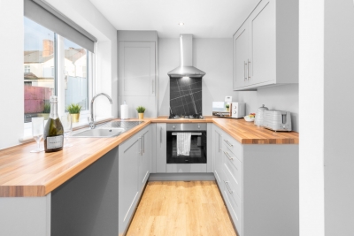Stylish Two Bed - Two Parking Spaces - Stourbridge