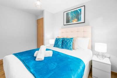 Stylish Two Bed - Two Parking Spaces - Stourbridge